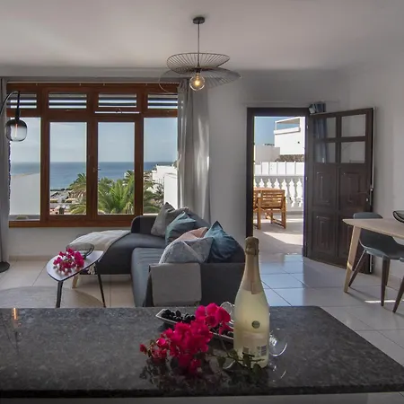 Caleton Blanco, Lovely 2 Bed With Sea Views Apartmán *