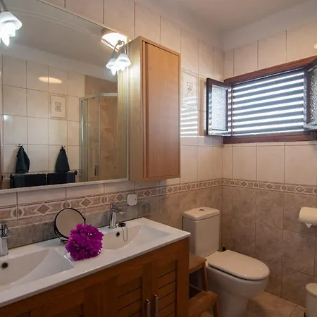 Caleton Blanco, Lovely 2 Bed With Sea Views Appartement